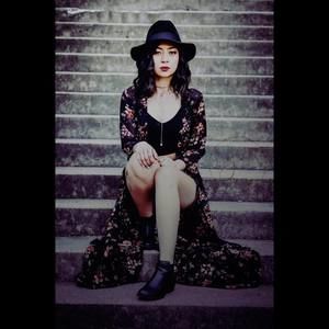 Meet your Posher, Gloria